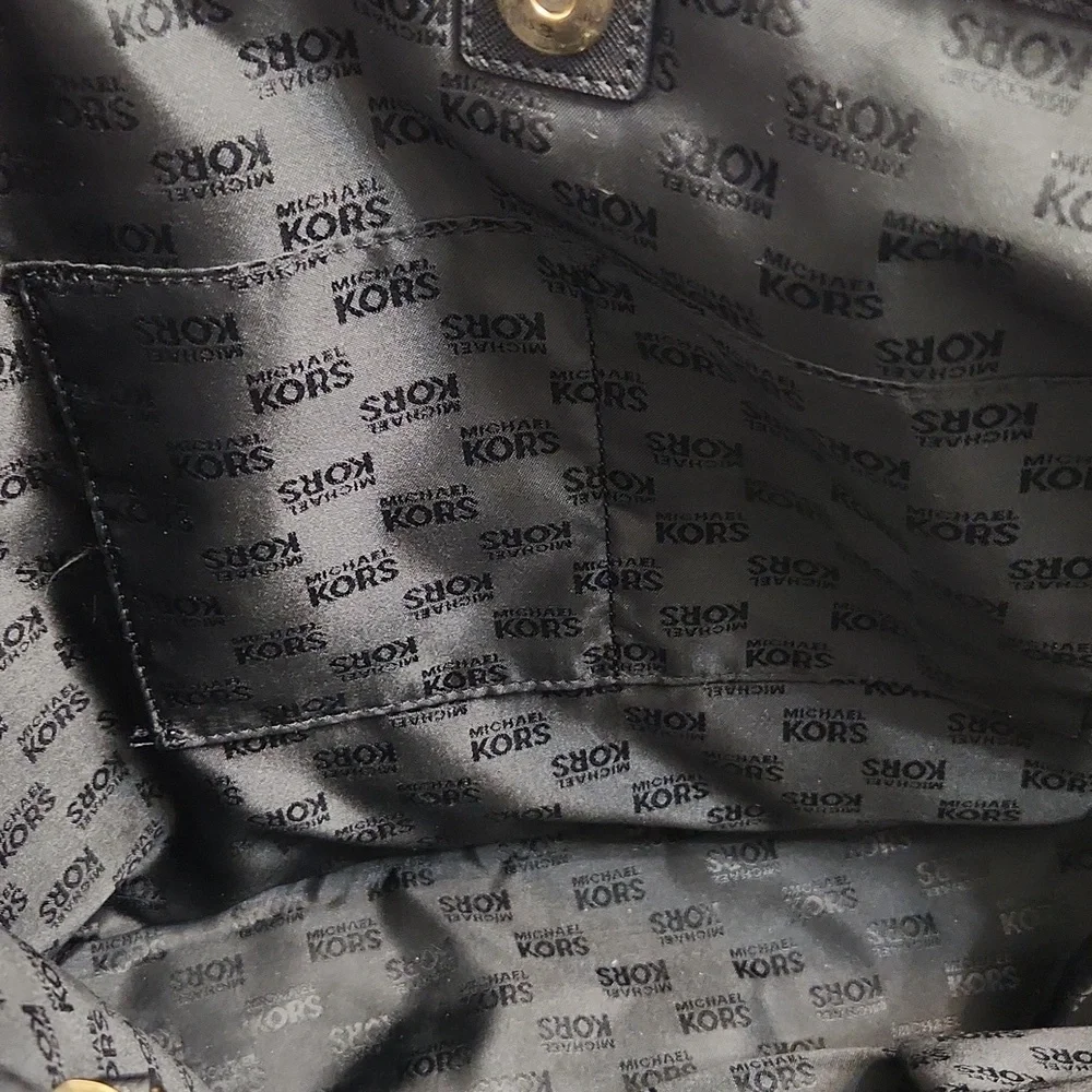 Michael Kors Jet Set Striped Large Black White Travel Tote - Picture 15 of 15